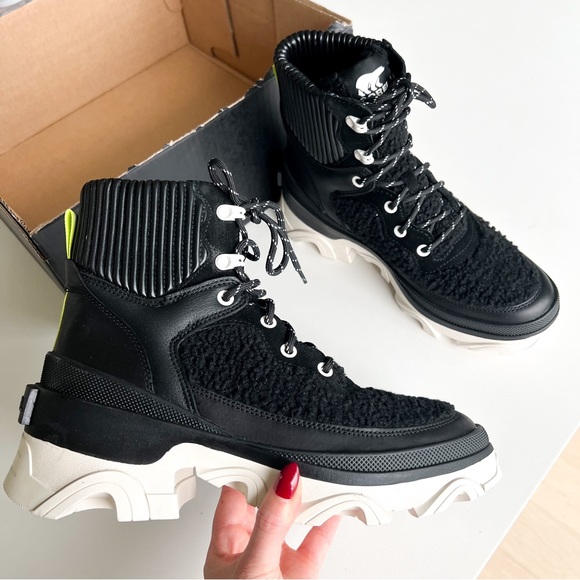 Sorel Brex Boot Cozy Lace in Black, Sea Salt - Picture 5 of 11